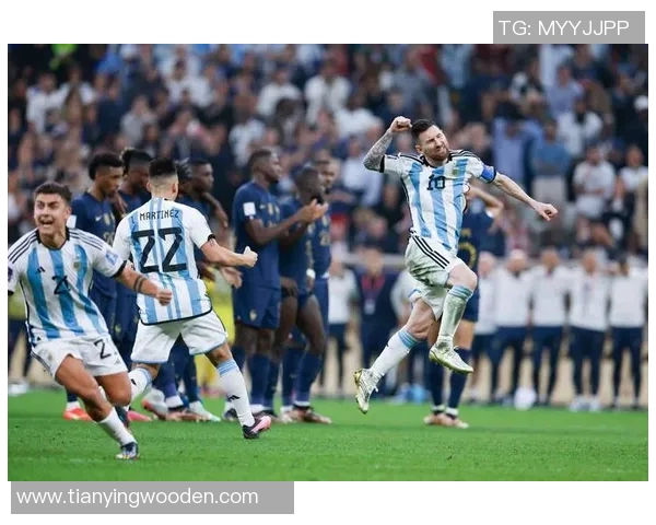 不同时期足球明星的辉煌与传奇：从贝利到梅西的时代变迁与影响