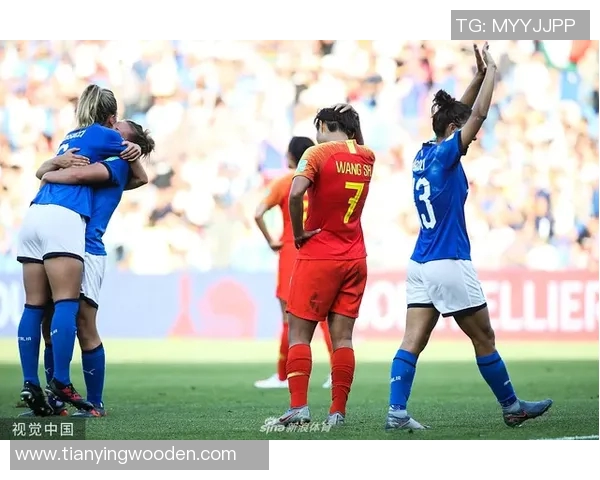 足球明星泪奔的瞬间背后故事揭示了他们不为人知的艰辛与坚持 足球明星泪奔的瞬间背后故事揭示了他们不为人知的艰辛与坚持