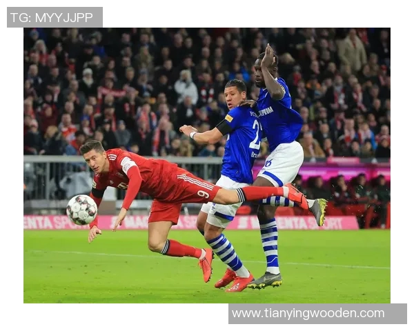 拜仁慕尼黑与沙尔克精彩集锦回顾球迷不容错过的激烈对决瞬间 拜仁慕尼黑与沙尔克精彩集锦回顾球迷不容错过的激烈对决瞬间