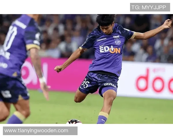 福冈黄蜂迎战枥木CS激烈对决引发球迷热情期待 福冈黄蜂迎战枥木CS激烈对决引发球迷热情期待